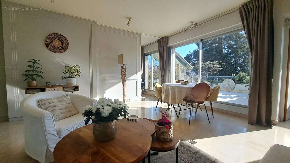 Appartement à MEYLAN