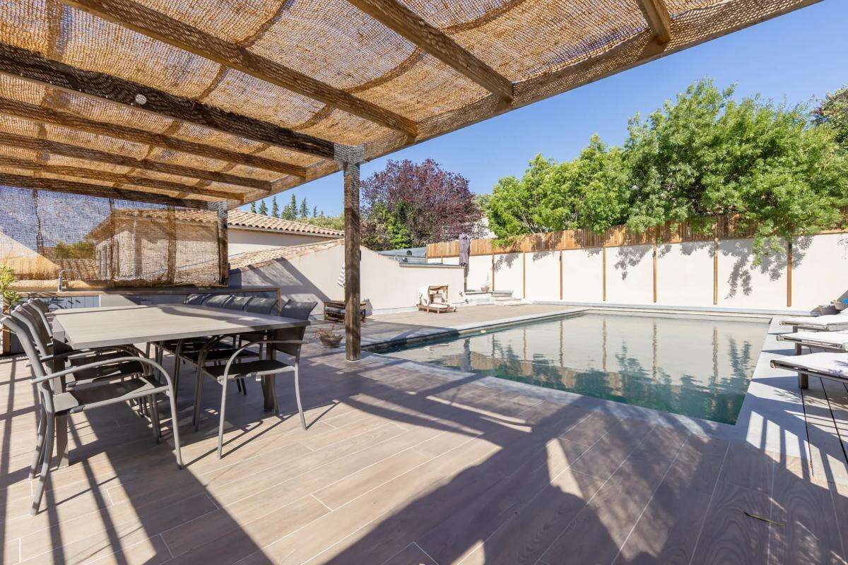 Superbe bastide de 217 m² avec piscine à Grambois - photo 2