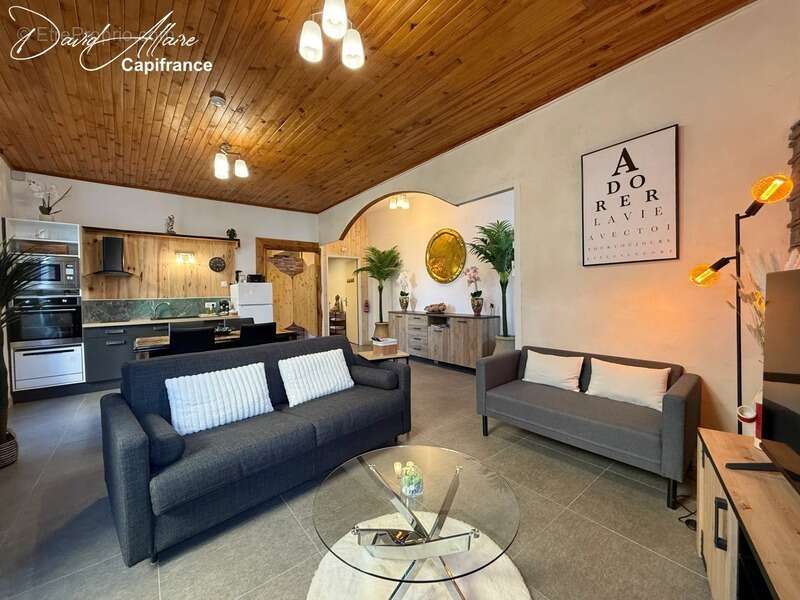 Appartement à LARAGNE-MONTEGLIN