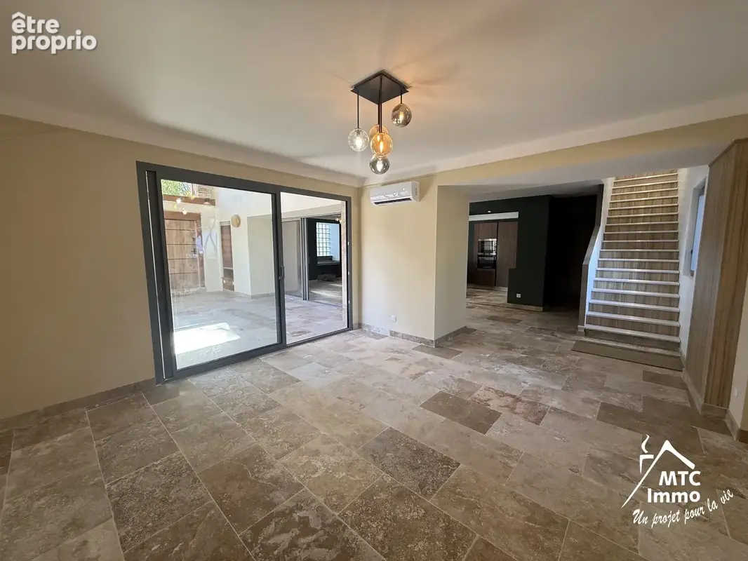 Triplex en pierre 182 m2 type maison de village haut standing 5 chambres piscine - photo 7