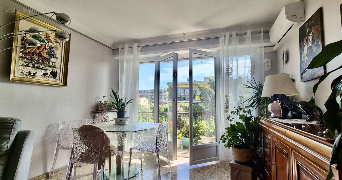 Appartement 82 m² à Saint-Laurent-Du-Var  - photo 2