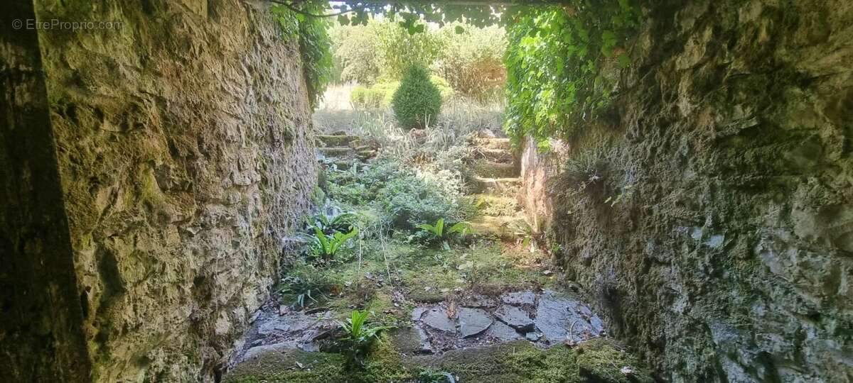 Maison de maître avec piscine et dépendances - photo 25
