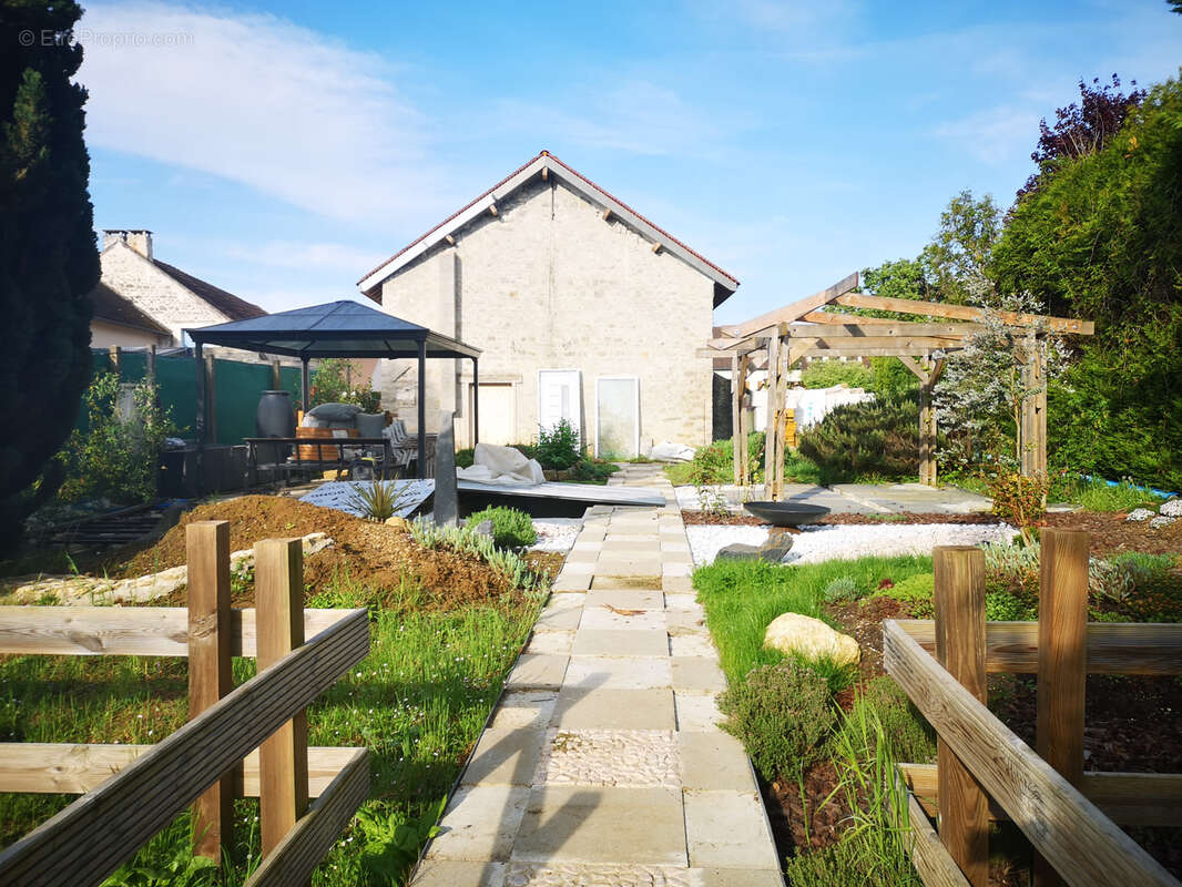 Maison à LA FERTE-ALAIS