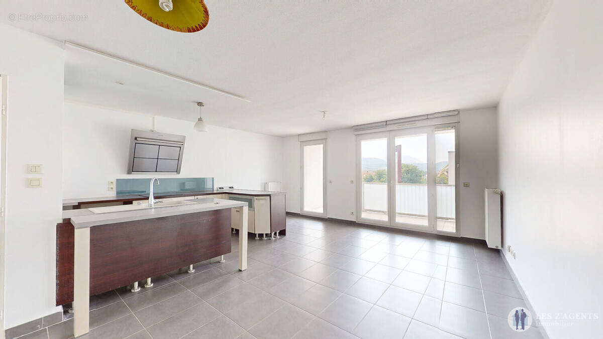 Appartement à SAINT-MARTIN-D'HERES