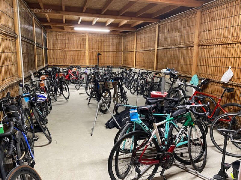 Commerce à LE BOURG-D'OISANS