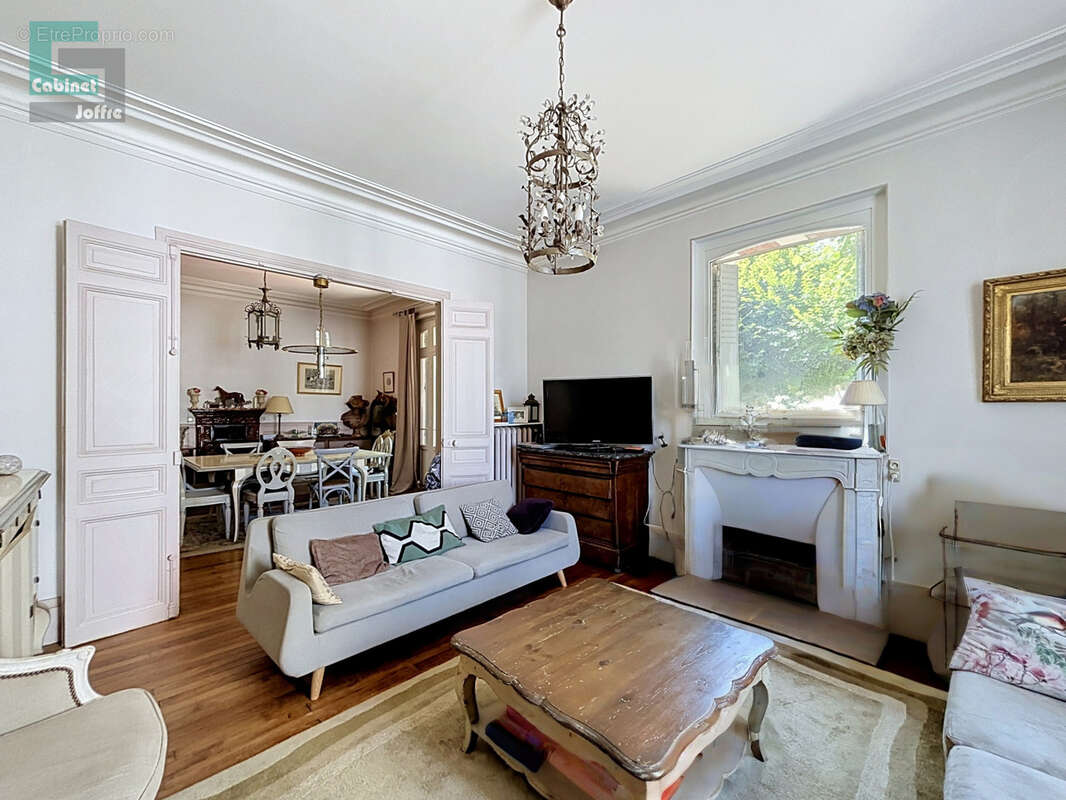 Maison à FONTAINEBLEAU