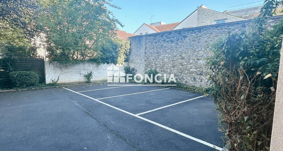 Parking à SARTROUVILLE