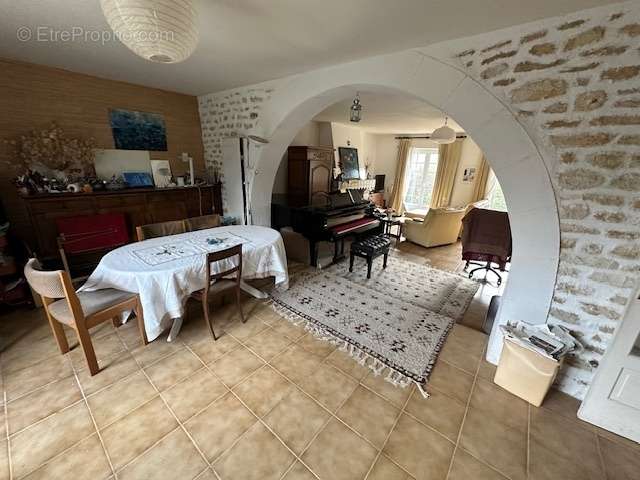Propriété 200 m² sur 8647 m² - photo 9