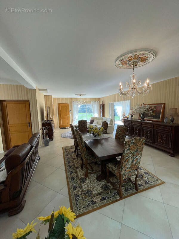 Maison à NEUVILLE-DE-POITOU