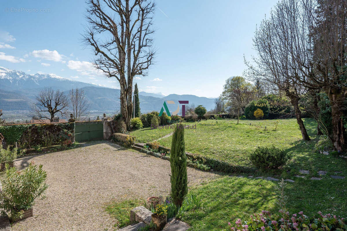Maison 372 m² à Biviers  - photo 5
