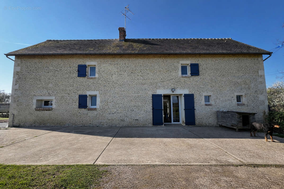 Maison à MEZIDON-CANON