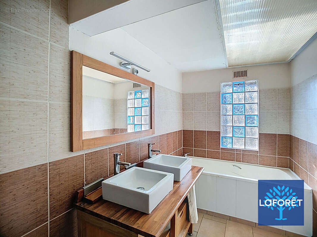 Maison à FACHES-THUMESNIL