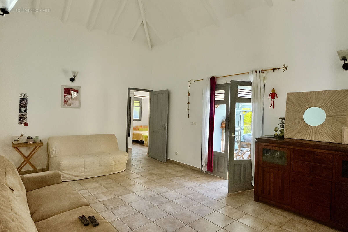 Maison à PETIT-BOURG