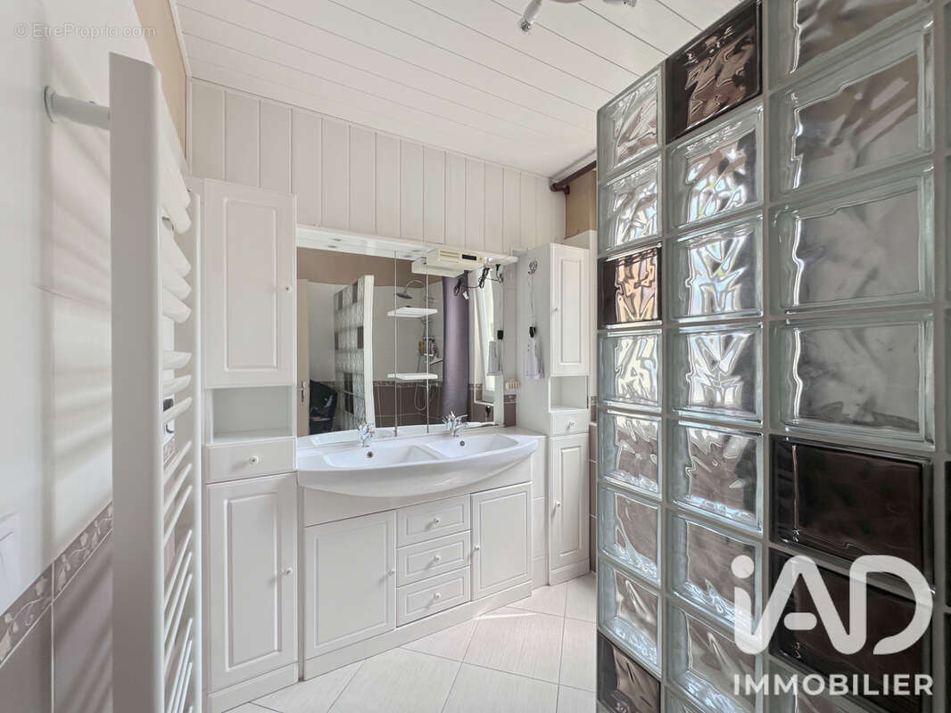 Maison 180 m² à Pujols-Sur-Ciron  - photo 9