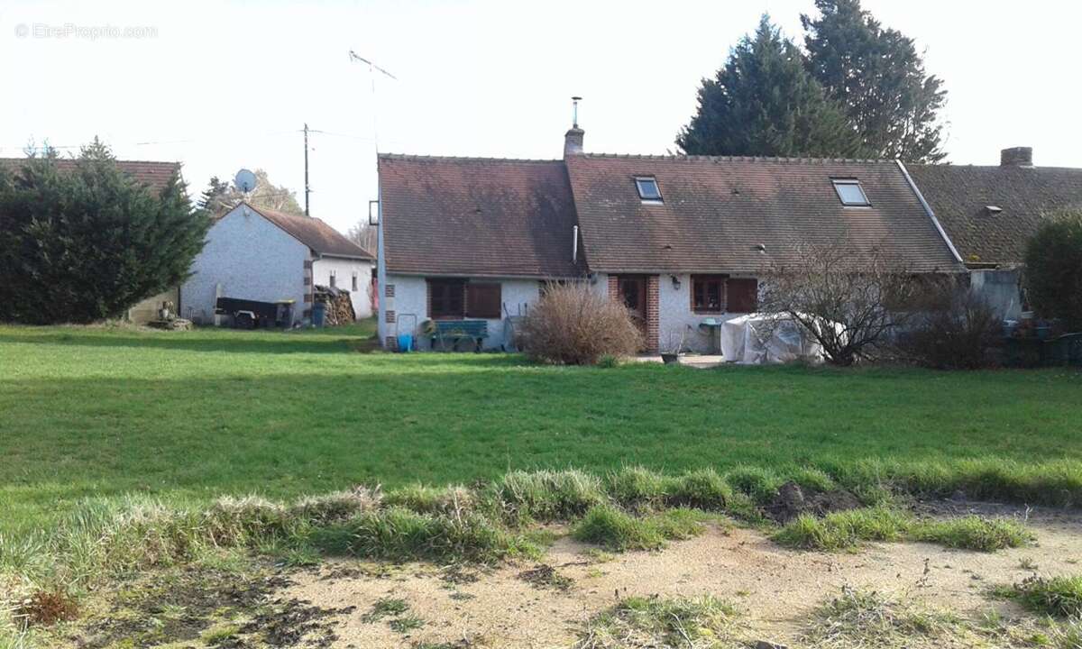 Maison à LES BORDES