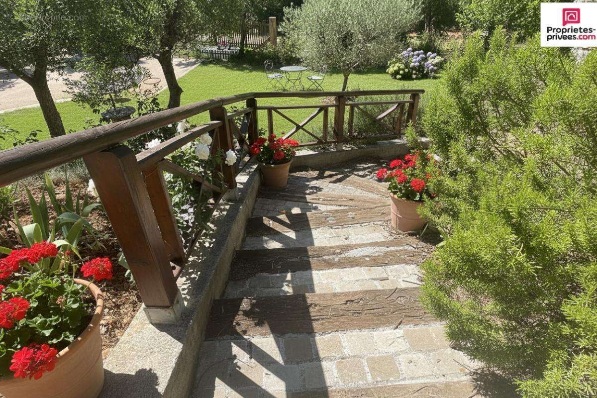 Maison à ESPARRON-DE-VERDON