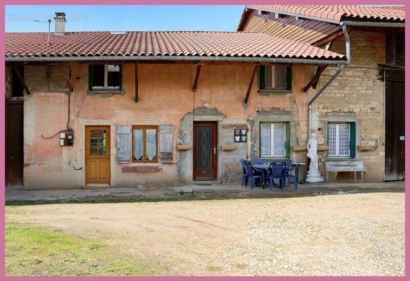 Maison à PONT-DE-VAUX
