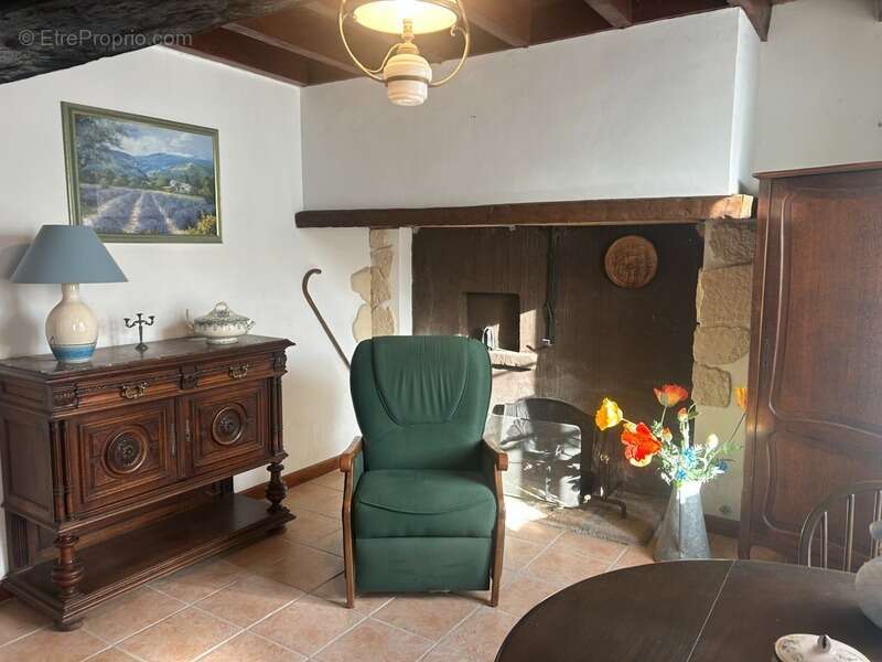 Maison à SAINT-SORNIN-LEULAC