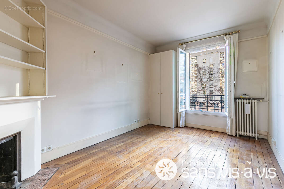 Appartement à COURBEVOIE