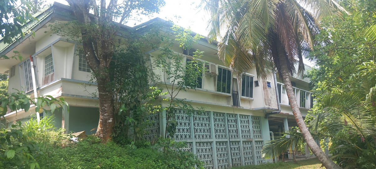 Maison à LES ABYMES