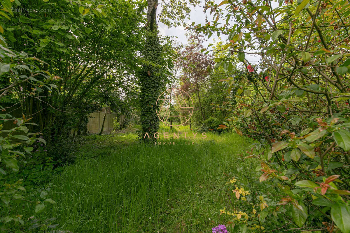 Maison à SAINT-MAUR-DES-FOSSES