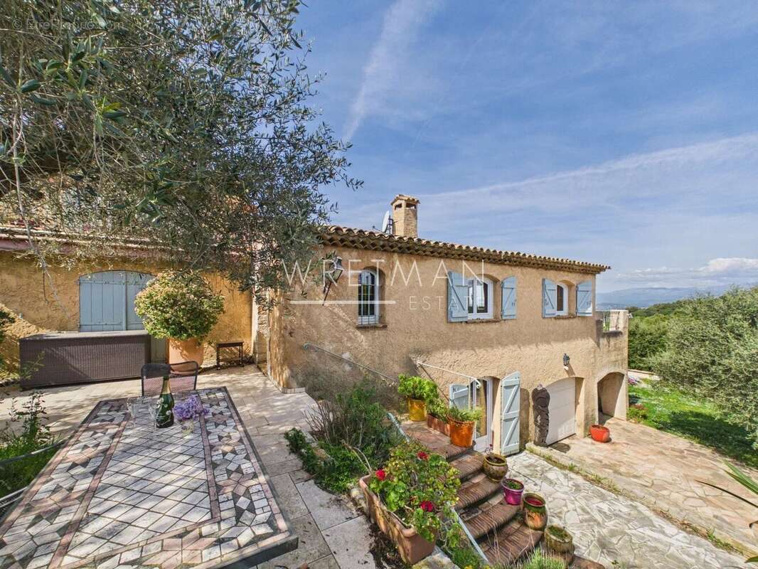 Maison à MANDELIEU-LA-NAPOULE