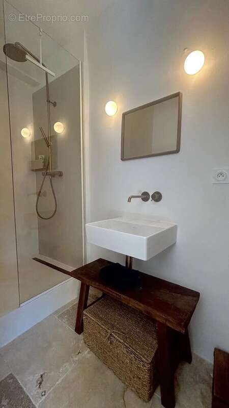 Maison à SAINT-SATURNIN-LES-APT