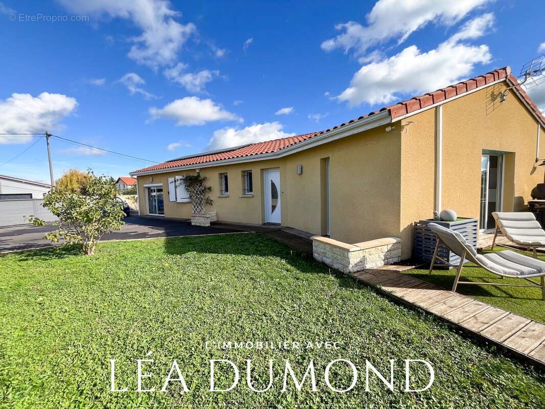 Maison à SURY-LE-COMTAL