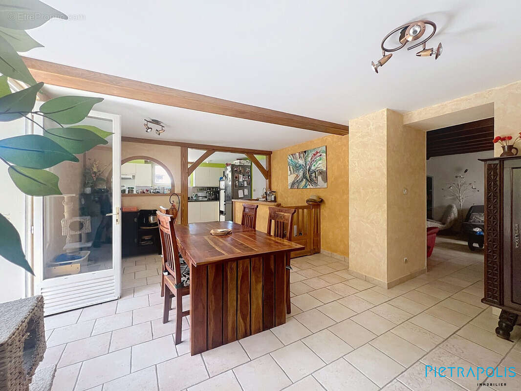 Maison 185 m² à Pierreclos  - photo 3