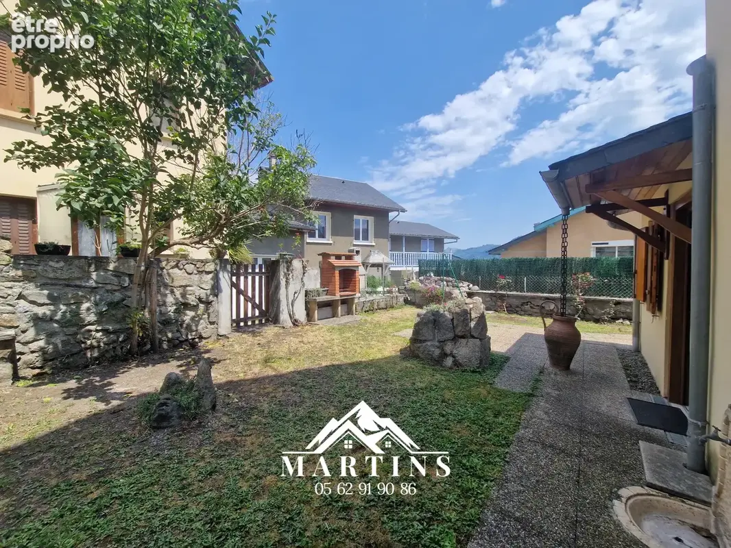 EXCLUSIVITE AGENCE - Charmante petite maison de village et terrain autour. - photo 4