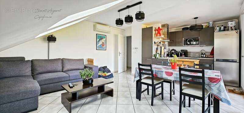 Appartement à PRINGY