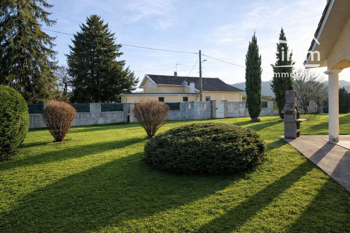 Maison 205 m² à Saint-Simeon-De-Bressieux  - photo 8