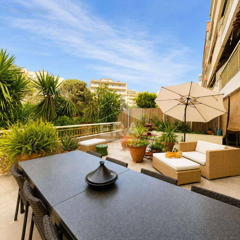 Appartement à LE CANNET