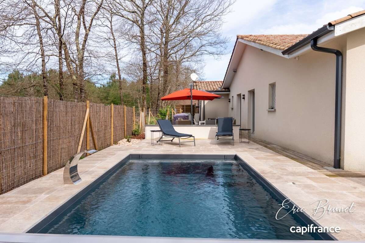 MIOS - Maison d'architecte aux prestations de qualité - 6 pieces avec garage et piscine - photo 5