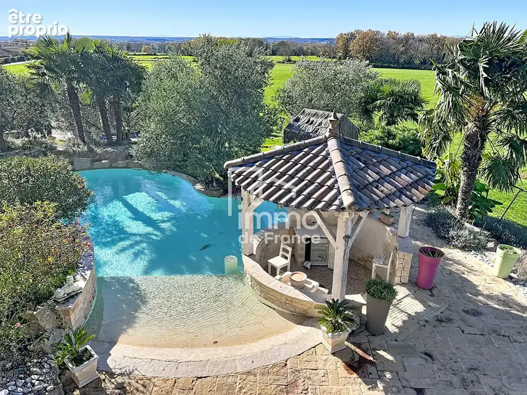 Villa Revonnas 11 pièce(s) 365 m2 PISCINE - photo 9