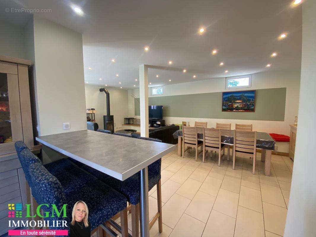 Maison à LUCY-LE-BOCAGE