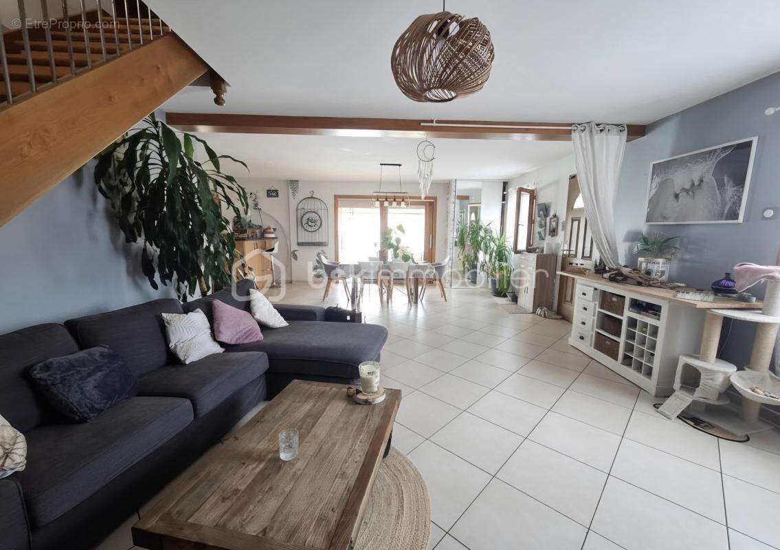 Maison Familliale T5 avec piscine - photo 2