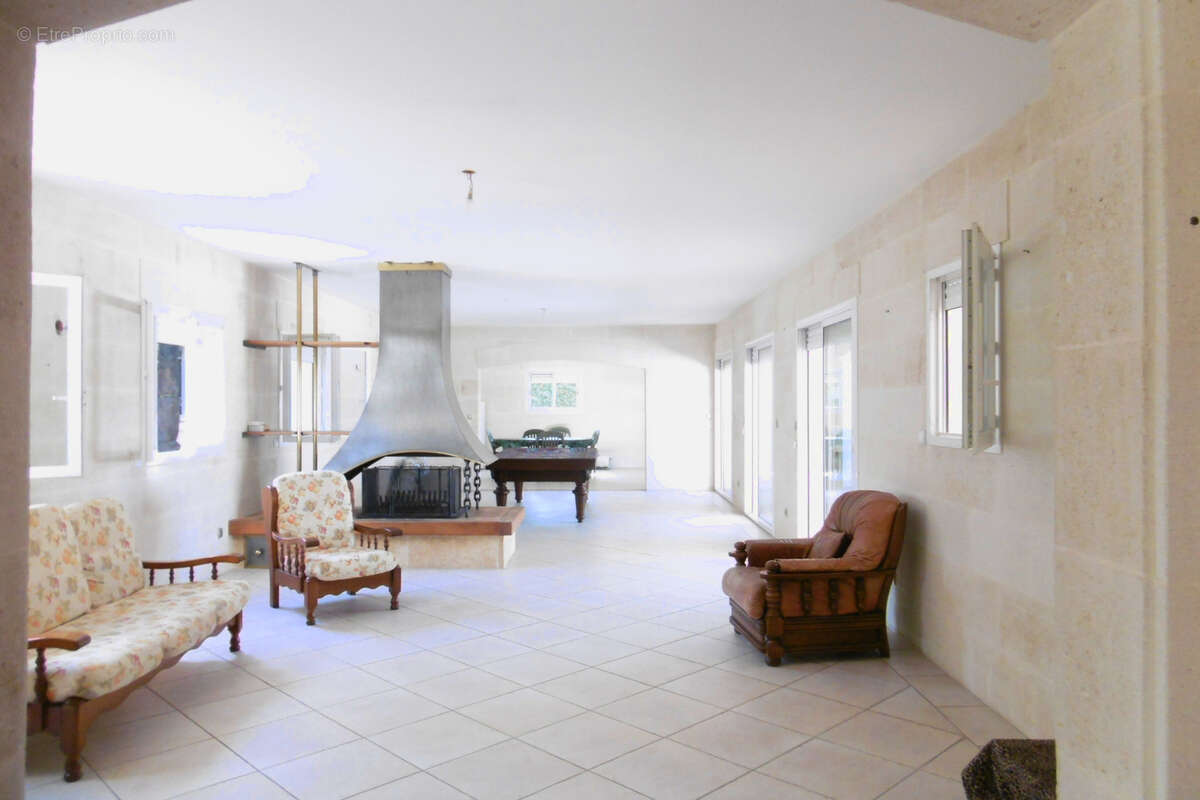 Maison à AMBARES-ET-LAGRAVE