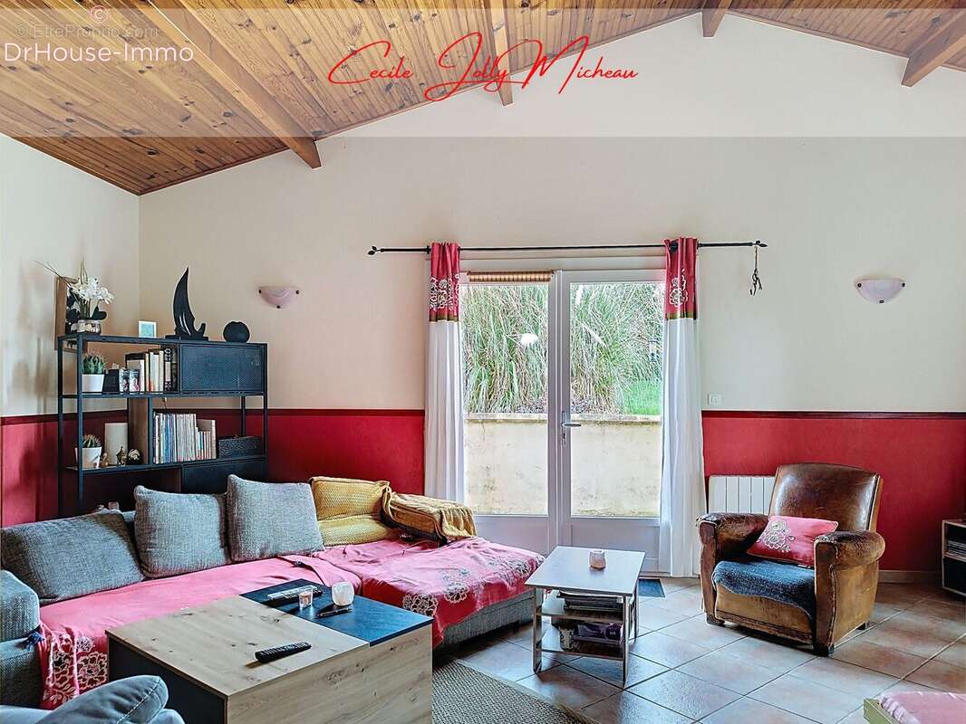Maison à SAINT-BONNET-SUR-GIRONDE