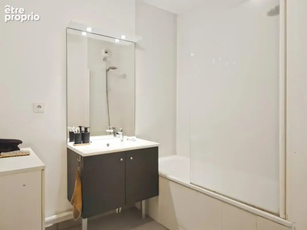 Idéal investisseur — T3 récent avec terrasse sans vis-à-vis et 2 parkings – OLIVET  - photo 8