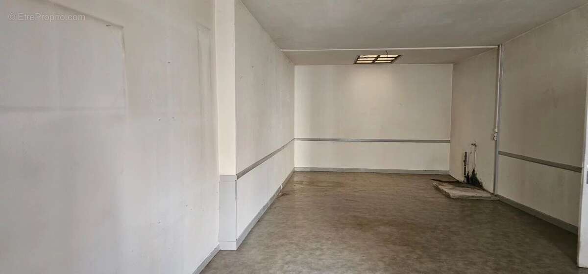 Maison en Pierre de 259 m² à Condom, France - photo 5