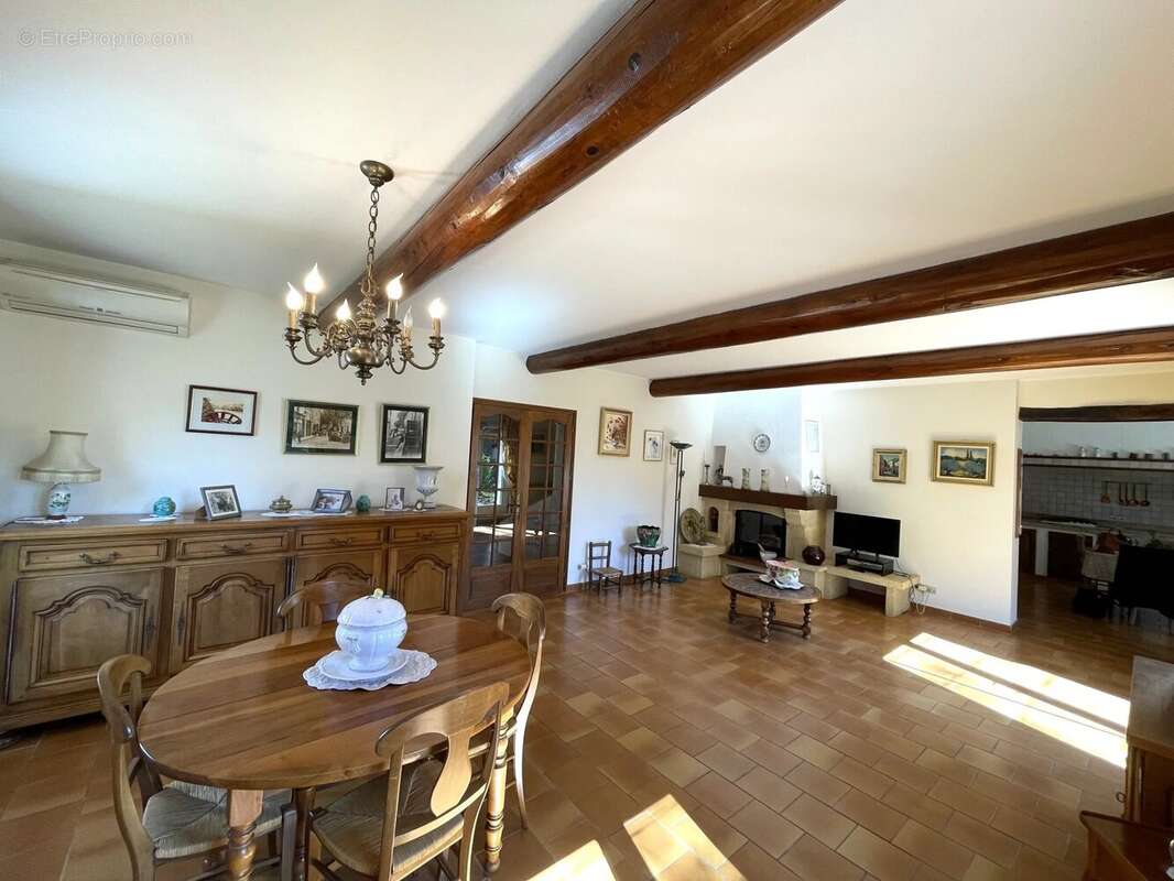 Maison à L&#039;ISLE-SUR-LA-SORGUE