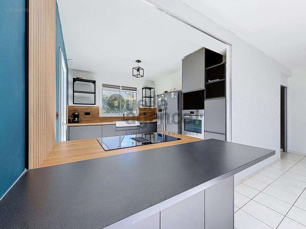 Maison 11 pièces de 230 m2 à Saint-Urbain - photo 5