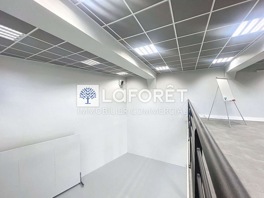 Commerce à MAULEVRIER