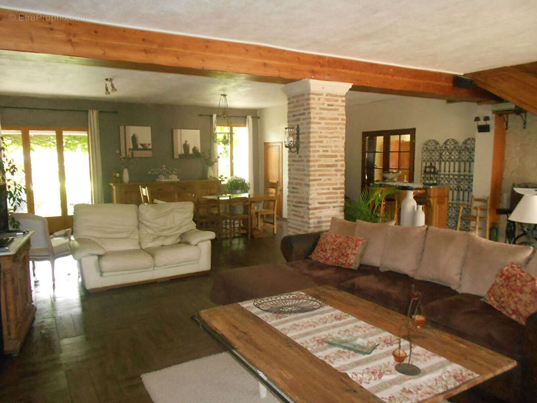 ensemble immobilier à MENESPLET - photo 7