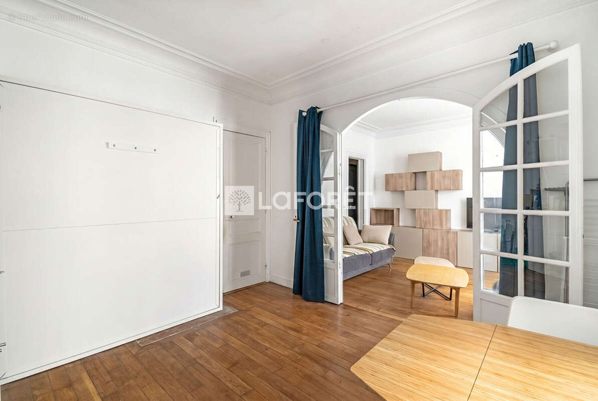 Appartement à PARIS-17E