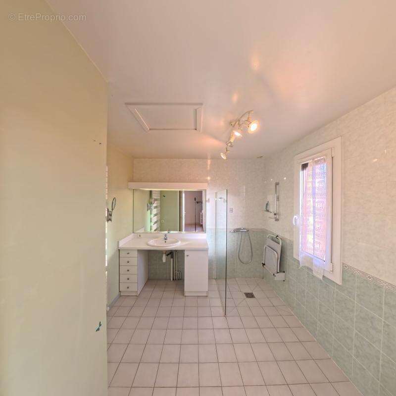 Maison à CHARVIEU-CHAVAGNEUX