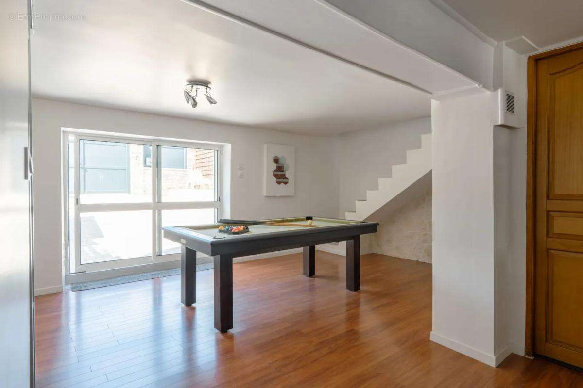 Maison rénovée 6 pièces 153 m² à Antony - photo 19