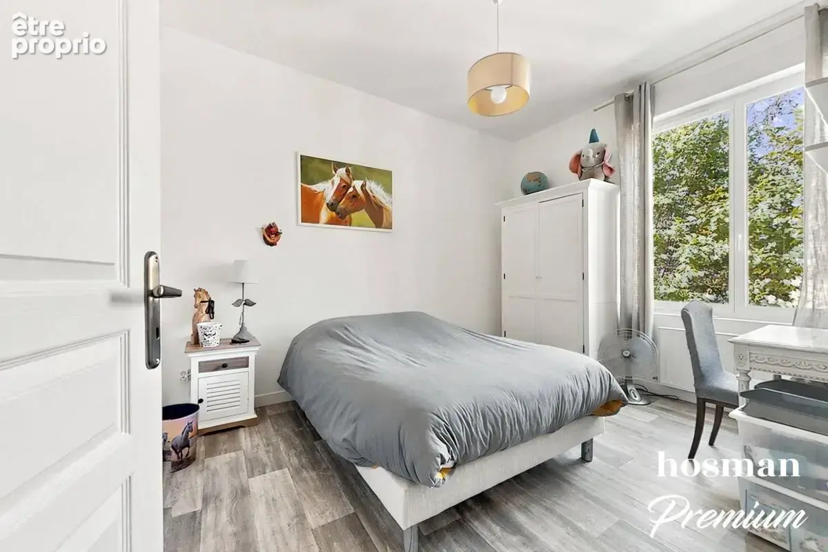 Maison 6 pièces de 145m² sur agréable terrain arboré avec garage - Proche Lyon 8ème - Bron - photo 9