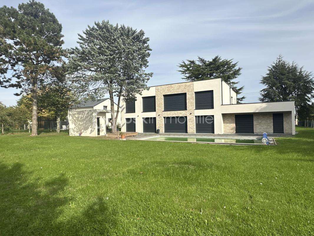 Maison à SAINT-CYR-SUR-LOIRE